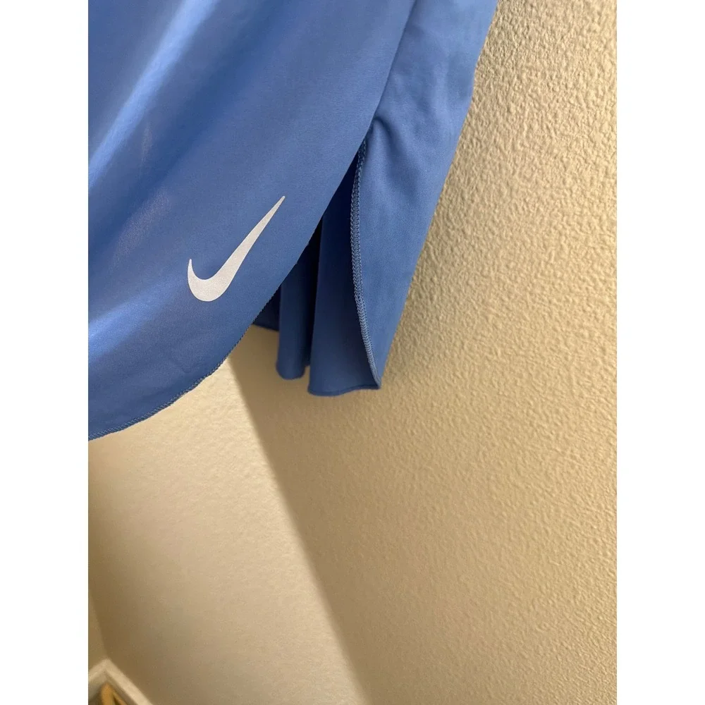 Women's Nike Drifit Shirt Size Medium